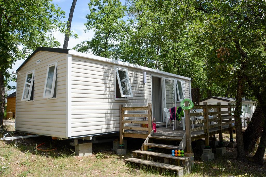 Camping Le Parc Saint-Paul-en-Foret Exterior photo